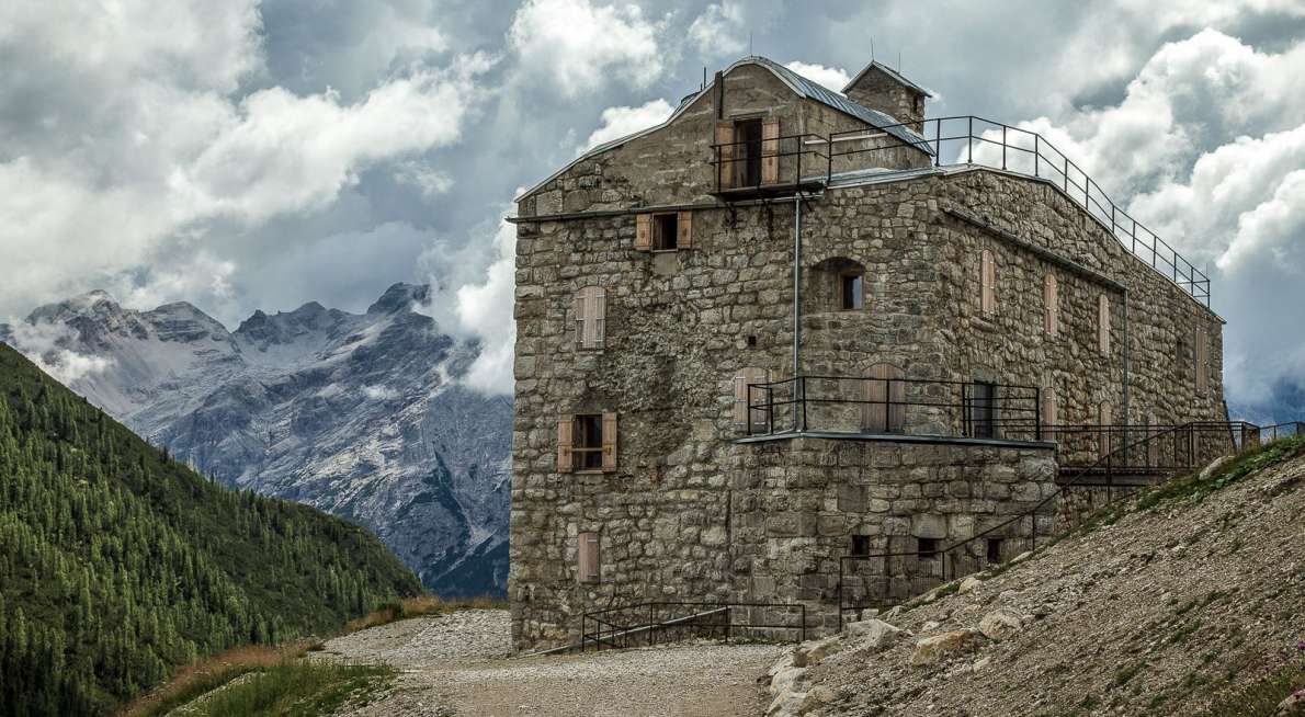 (c) Realy Easy Star - P Francesco Flamini - Alamy Stock Foto - Bild F3T162 - Werk Plätzwiese